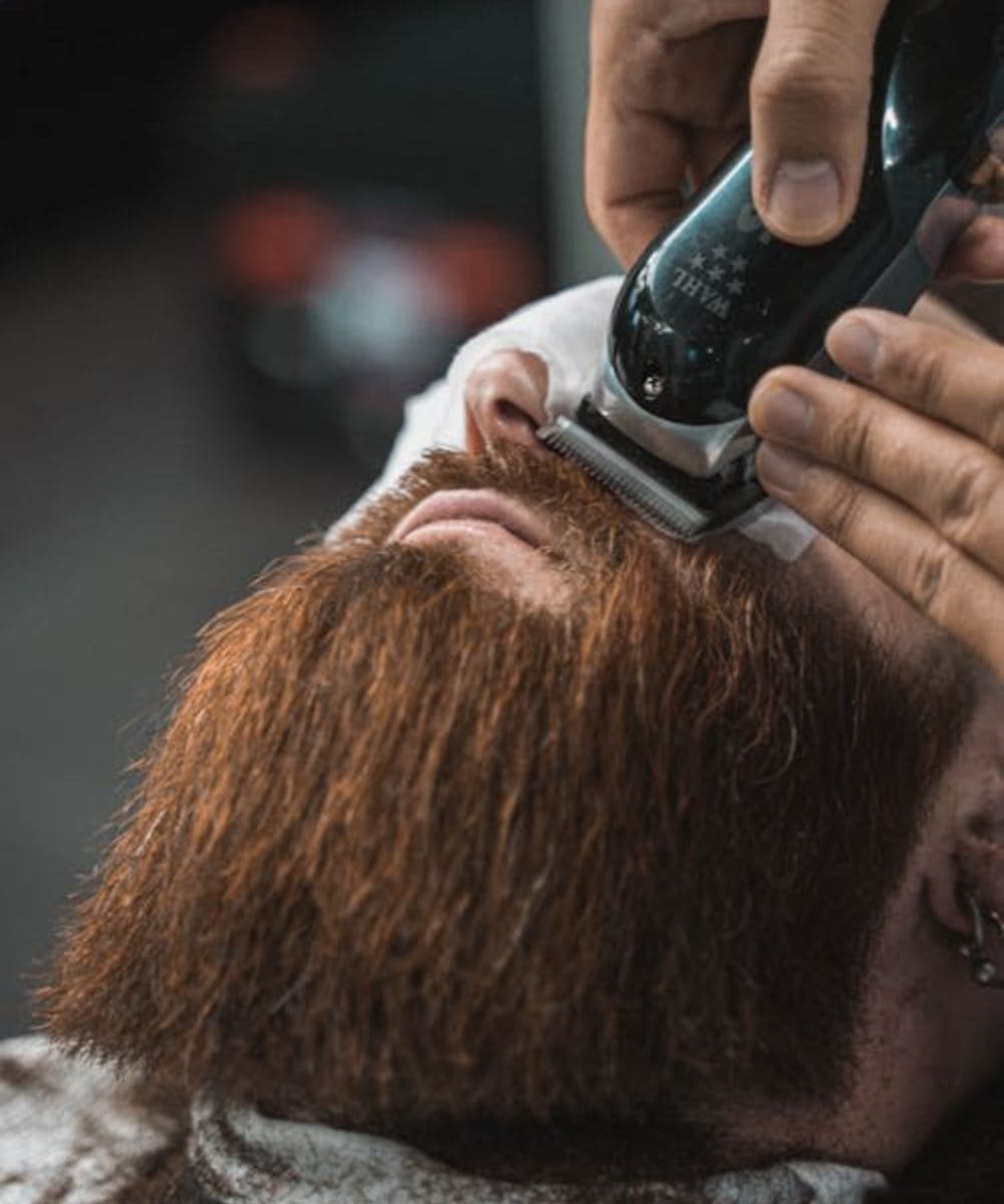 <span>Beard Trim with Razor Outline</span>